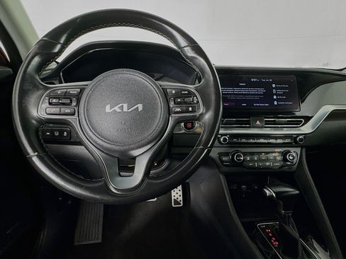 Used 2022 Kia Niro Touring Special Edition FWD image 10
