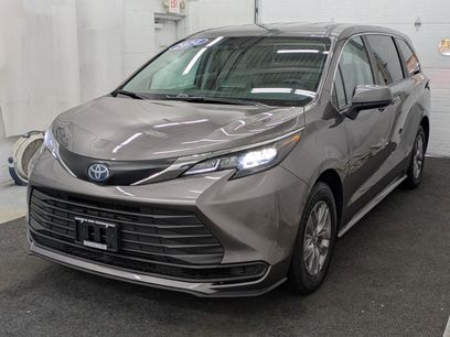 Used 2024 Toyota Sienna LE