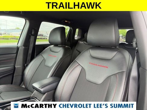 Used 2025 Jeep Compass Trailhawk AWD/4WD image 44