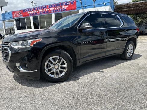 Used 2020 Chevrolet Traverse LT FWD image 1