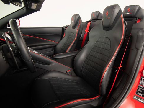 Certified 2025 Ferrari Roma Spider RWD image 18