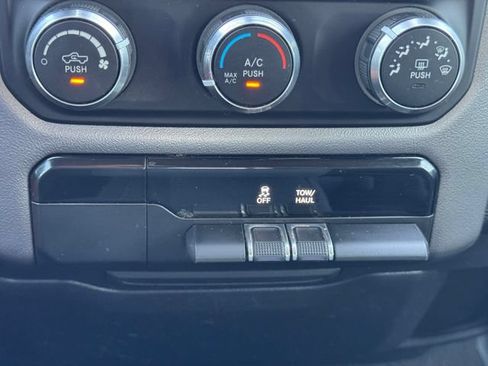 Used 2019 RAM 1500 Big Horn AWD/4WD image 35