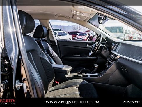 Used 2019 Kia Optima S image 38