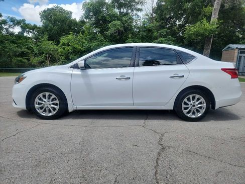 Used 2019 Nissan Sentra S w/ Appearance Package FWD image 4
