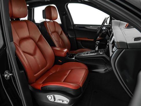 Used 2021 Porsche Macan image 26