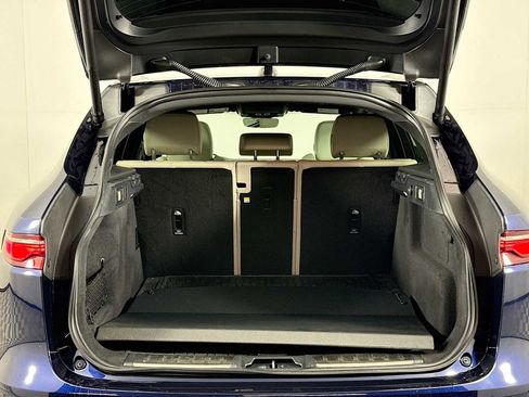 Used 2024 Jaguar F-PACE R-Dynamic S image 25