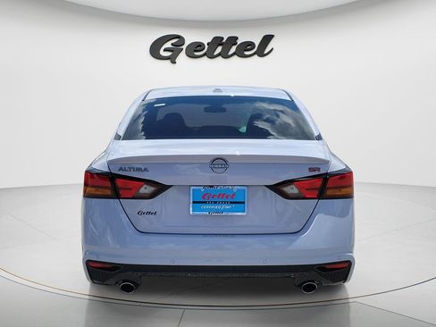 Used 2024 Nissan Altima 2.5 SR w/ SR Premium Package FWD image 5