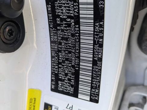 Used 2017 Toyota Camry SE image 33