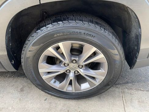 Used 2015 Toyota Highlander Plus FWD image 46