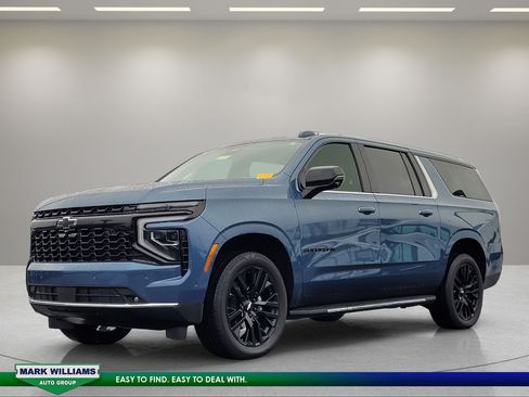 Used 2026 Chevrolet Suburban Premier AWD/4WD image 8