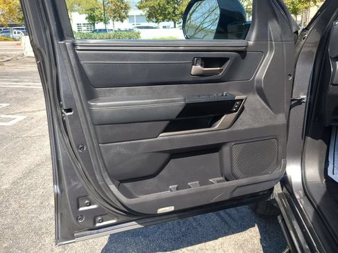 Used 2025 Toyota Tundra Limited AWD/4WD image 27
