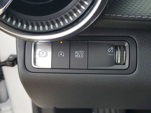 New 2026 Chevrolet Equinox LT w/ Convenience Package II FWD image 22