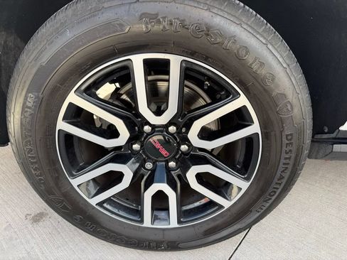 Used 2021 GMC Yukon AT4 w/ Technology Package AWD/4WD image 10