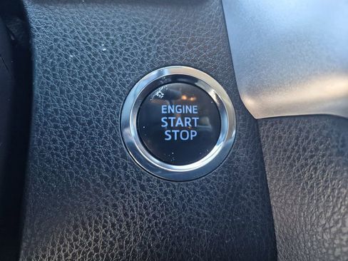 Used 2018 Toyota Highlander XLE image 31