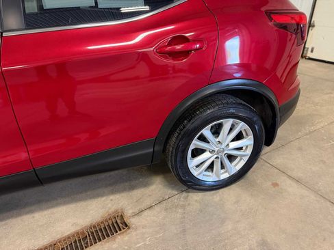 Used 2018 Nissan Rogue Sport SV w/ SV All-Weather Package AWD/4WD image 9