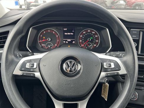 Used 2019 Volkswagen Jetta SE image 16
