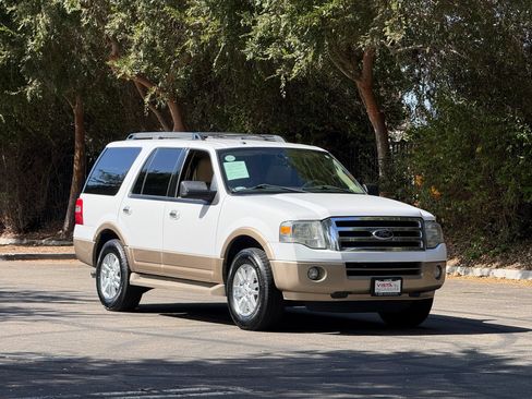 Used 2014 Ford Expedition XLT w/ Equipment Group 201A RWD image 7