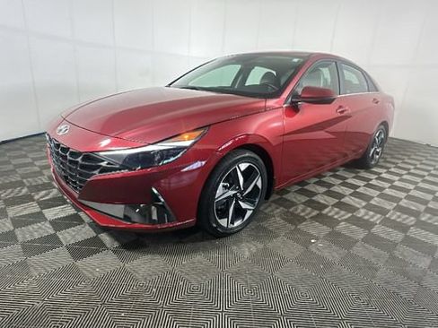 Certified 2023 Hyundai Elantra Limited FWD image 6