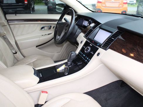 Used 2013 Ford Taurus Limited FWD image 12