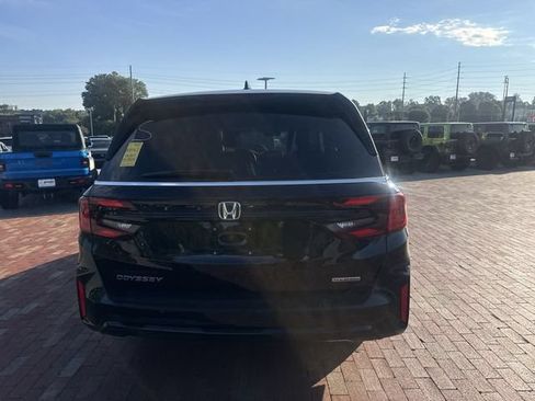 Used 2025 Honda Odyssey Touring image 13