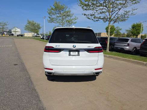 Used 2023 BMW X7 xDrive40i w/ Premium Package AWD/4WD image 5
