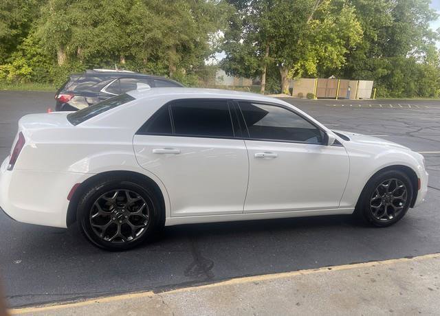 Used 2018 Chrysler 300 S AWD/4WD image 24