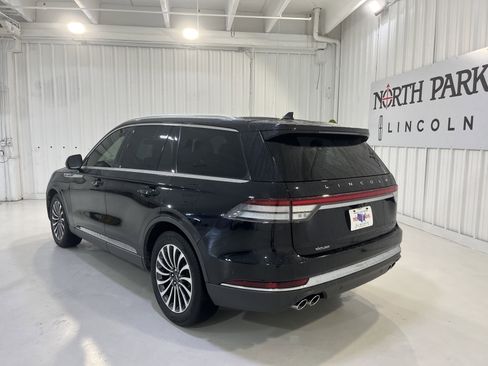 Used 2023 Lincoln Aviator Reserve w/ Elements Package Plus image 3