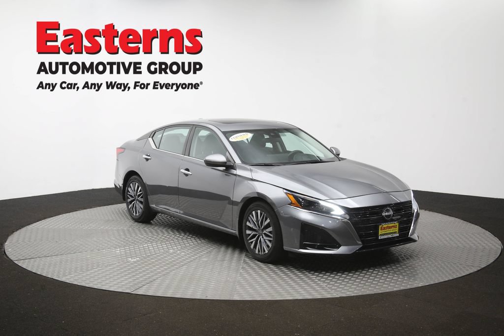 Used 2023 Nissan Altima 2.5 SV w/ SV Premium Package FWD image 50