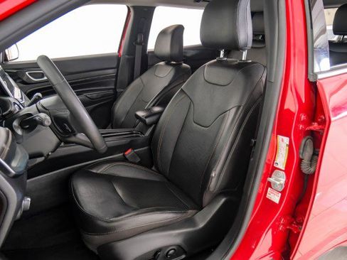 Used 2023 Jeep Compass Limited image 35