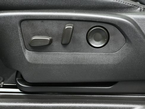 Used 2023 Chevrolet Tahoe Z71 w/ Luxury Package image 10