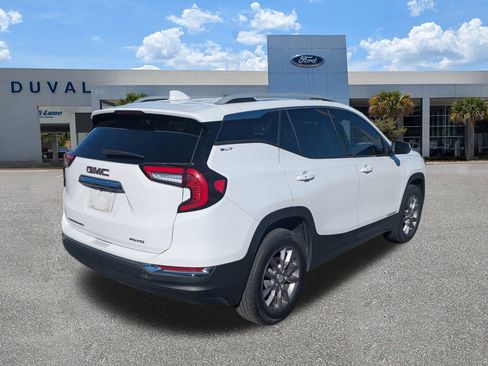 Used 2023 GMC Terrain SLT image 4