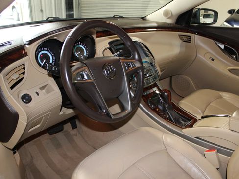 Used 2013 Buick LaCrosse Leather w/ Entertainment Package FWD image 18