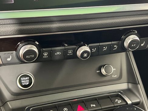 Used 2025 Audi Q3 2.0T Premium w/ Convenience Package image 19