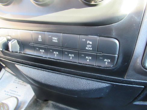 Used 2016 RAM 2500 Tradesman image 30