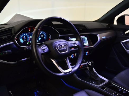 Certified 2022 Audi Q3 2.0T Premium Plus image 3