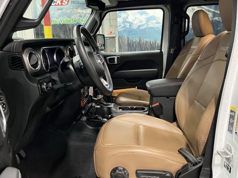 Used 2021 Jeep Gladiator Rubicon image 14