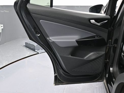 Used 2022 Volkswagen ID.4 Pro image 34