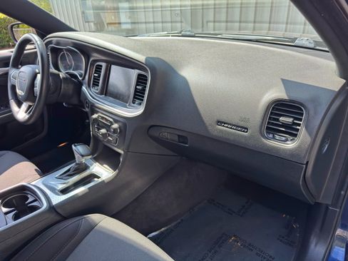 Used 2015 Dodge Charger SXT RWD image 13