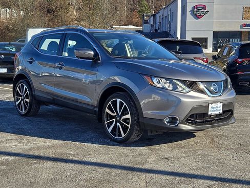 Used 2019 Nissan Rogue Sport SL w/ Premium Package image 4