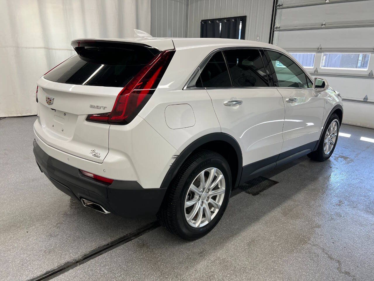 Used 2019 Cadillac XT4 Luxury w/ Cold Weather Package AWD/4WD image 4