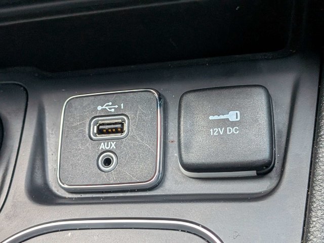 Used 2022 Jeep Cherokee Latitude Lux AWD/4WD image 30