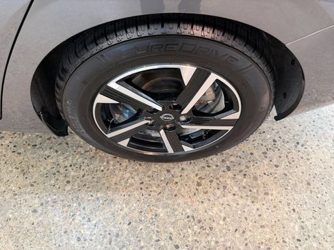 Used 2025 Nissan Sentra SV FWD image 29