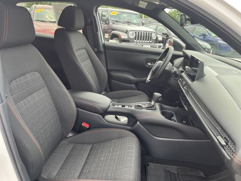 Certified 2026 Honda HR-V Sport image 17