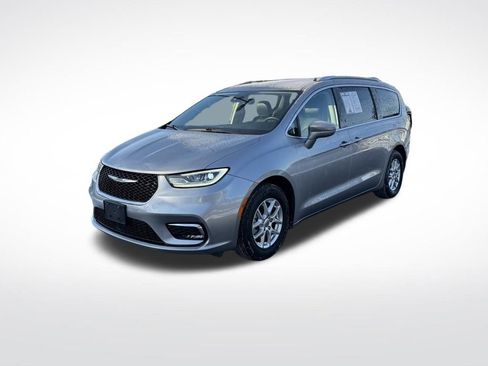 Used 2021 Chrysler Pacifica Touring-L image 3
