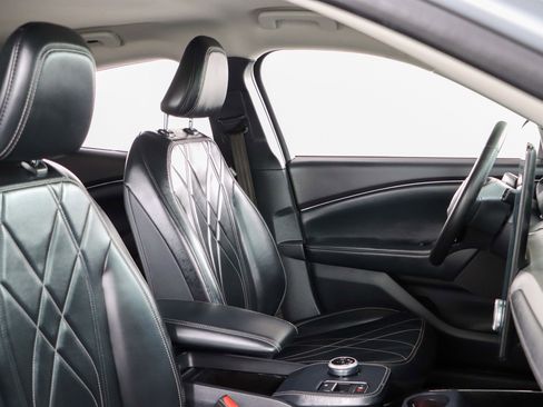 Used 2022 Ford Mustang Mach-E Select image 26