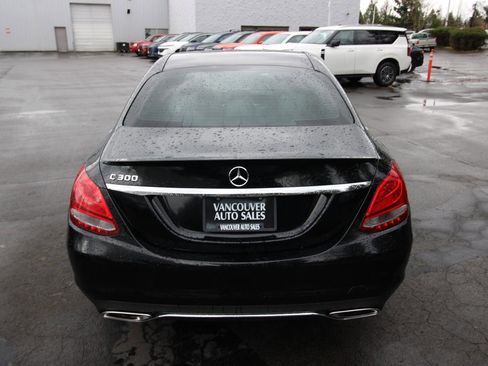 Used 2018 Mercedes-Benz C 300 Sedan image 4