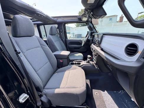 Used 2025 Jeep Wrangler Unlimited Sport AWD/4WD image 20