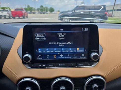 Used 2024 Nissan Sentra SV w/ SV Premium Package image 8