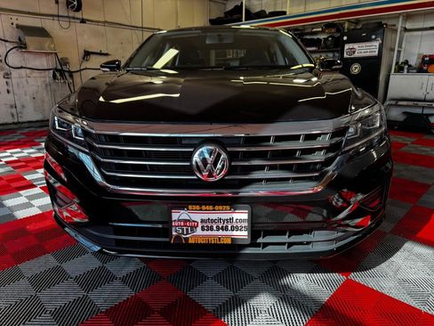 Used 2021 Volkswagen Passat 2.0T S image 2