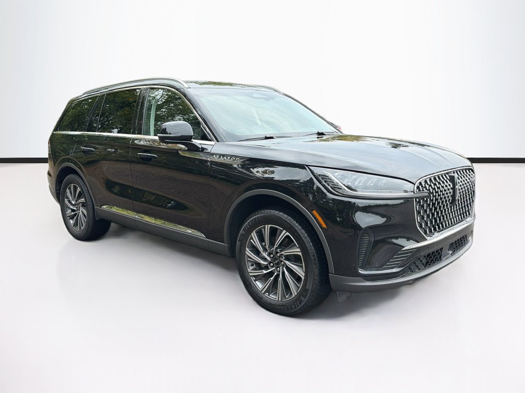 Used 2025 Lincoln Aviator AWD w/ Equipment Group 101A image 3